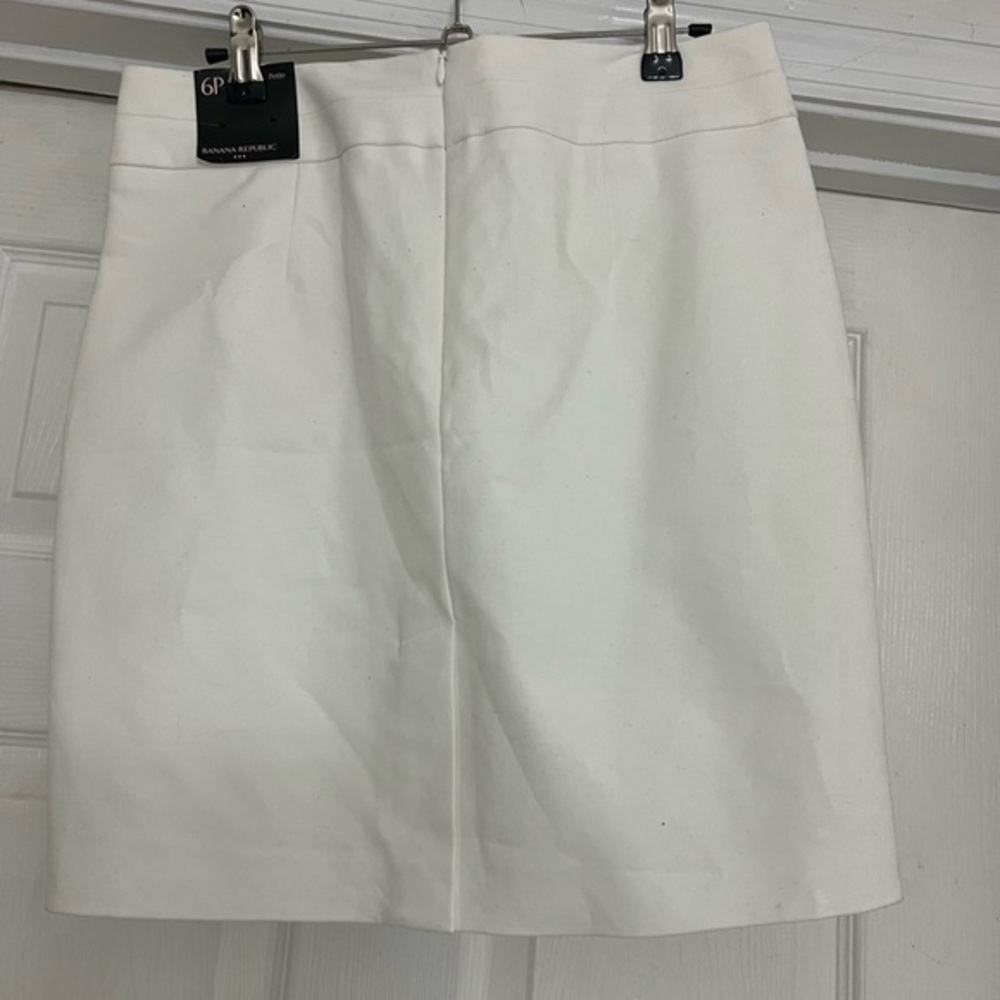 Banana Republic White Skirt, NWT, size 6P